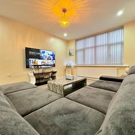 Full Home In Heywood Street Near Cheetham Hill-2